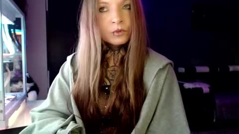 Snapshot of inesdesire chatting on 27, 2, 2025 InesDesire online show from 27, 2, 2025