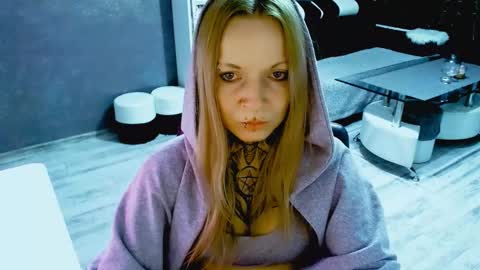 Snapshot of inesdesire chatting on 17, 10, 2025 InesDesire online show from 17, 10, 2025