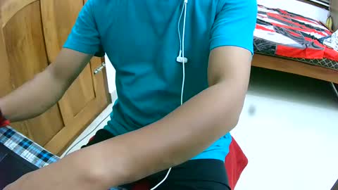 Inglorious Hairy Uncut online show from 6, 12, 2024