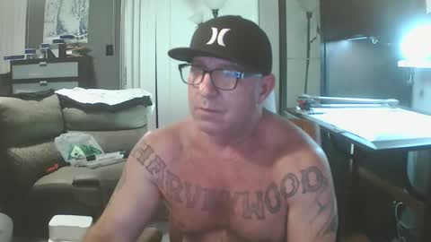 Snapshot of inittogetitin chatting on 4, 12, 2025 inittogetitin online show from 4, 12, 2025