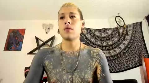 Snapshot of ink_u_buzz chatting on 18, 10, 2025 Dani online show from 18, 10, 2025