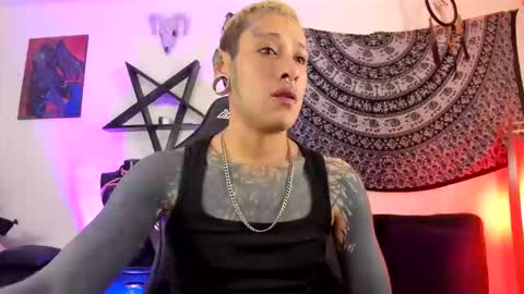 Snapshot of ink_u_buzz chatting on 19, 10, 2025 Dani online show from 19, 10, 2025