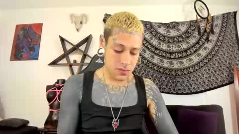 Snapshot of ink_u_buzz chatting on 19, 10, 2025 Dani online show from 19, 10, 2025