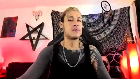 Snapshot of ink_u_buzz chatting on 26, 10, 2025 Dani online show from 26, 10, 2025