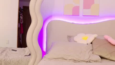 SELENA  online show from 23, 4, 2026