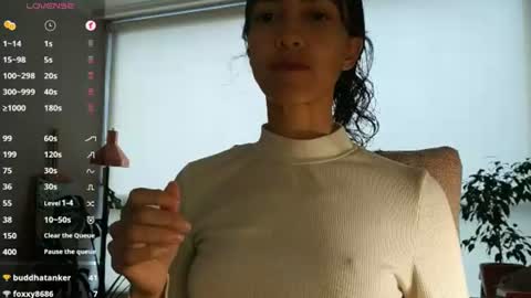 Snapshot of innocentlatiina chatting on 24, 7, 2026 Laroa online show from 24, 7, 2026
