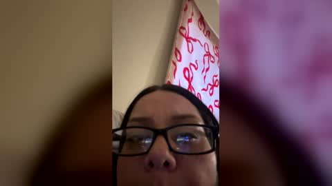 Snapshot of insatiable_____ chatting on 16, 6, 2026 insatiable_____ online show from 16, 6, 2026