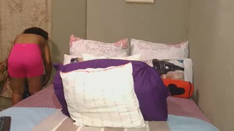 Snapshot of intimacysexy chatting on 9, 2, 2026 boniswa caroline online show from 9, 2, 2026