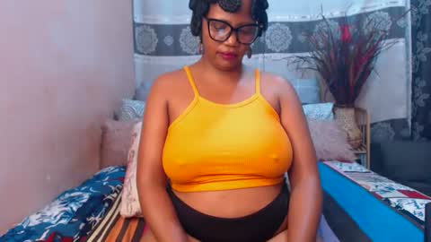 Snapshot of intimacysexy chatting on 18, 7, 2026 boniswa caroline online show from 18, 7, 2026