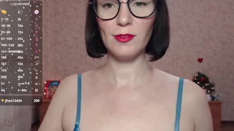IrenLarasani online show from 31, 12, 2024