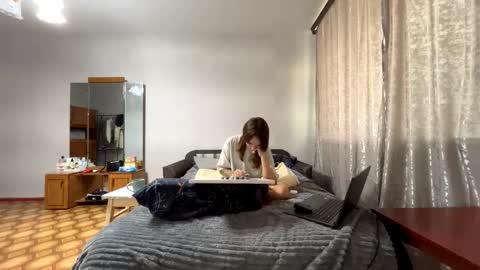 Evie online show from 10, 9, 2025