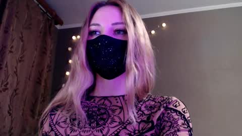 Lily online show from 26, 3, 2026