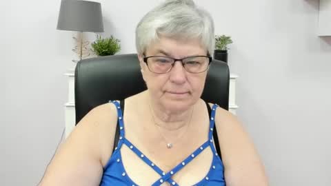 Snapshot of iris_xdesire chatting on 11, 6, 2026 I R I S online show from 11, 6, 2026