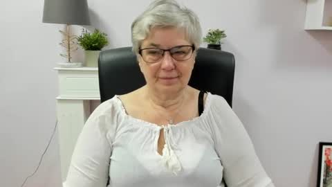 Snapshot of iris_xdesire chatting on 18, 6, 2026 I R I S online show from 18, 6, 2026