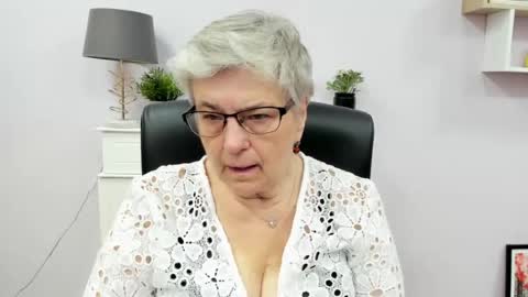 Snapshot of iris_xdesire chatting on 2, 7, 2026 I R I S online show from 2, 7, 2026