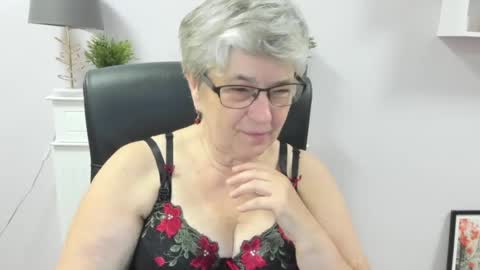 Snapshot of iris_xdesire chatting on 6, 7, 2026 I R I S online show from 6, 7, 2026