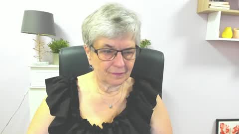 Snapshot of iris_xdesire chatting on 17, 7, 2026 I R I S online show from 17, 7, 2026