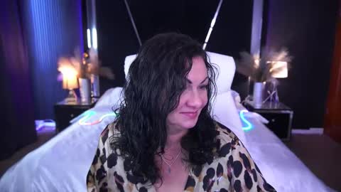 Iris online show from 14, 10, 2025