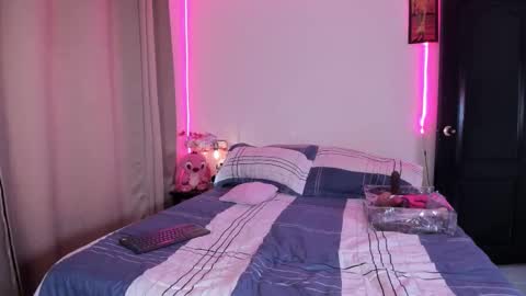 Snapshot of iriss_1 chatting on 15, 12, 2025 Iriss online show from 15, 12, 2025