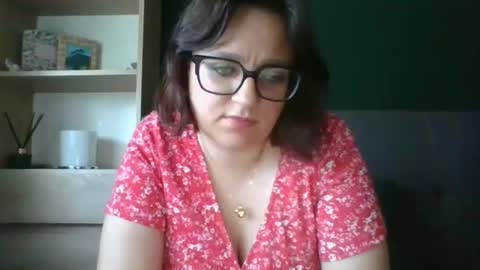 Snapshot of irresistibleparis chatting on 25, 6, 2026 Paris online show from 25, 6, 2026