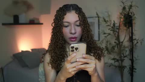 Snapshot of isa_____ chatting on 5, 7, 2026 isa_____ online show from 5, 7, 2026