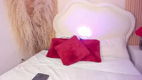 Snapshot of isa_croft chatting on 16, 6, 2026 isa_croft online show from 16, 6, 2026