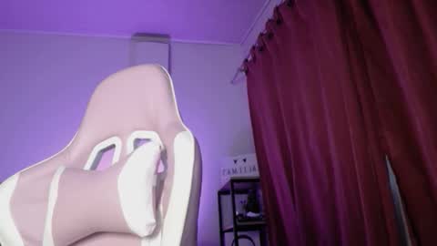 Isabella  online show from 22, 11, 2025