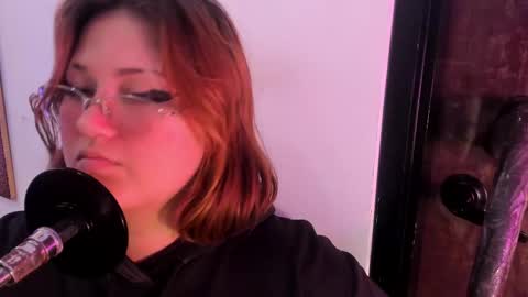 Snapshot of isa_grey_ chatting on 28, 9, 2025 Isa online show from 28, 9, 2025