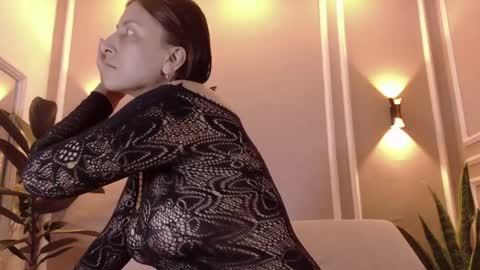 Isabella online show from 2, 4, 2026