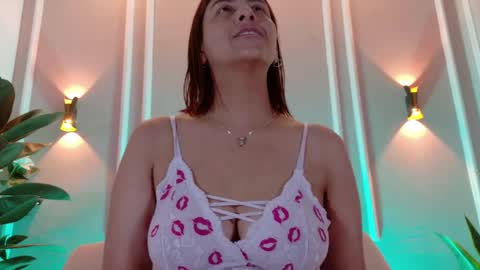 Isabella online show from 15, 4, 2026