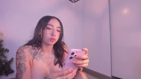 Snapshot of isa_redhair_ chatting on 30, 12, 2024 ....  Connection time 900 pm to 500 amRest days Wednesday and Saturday online show from 30, 12, 2024