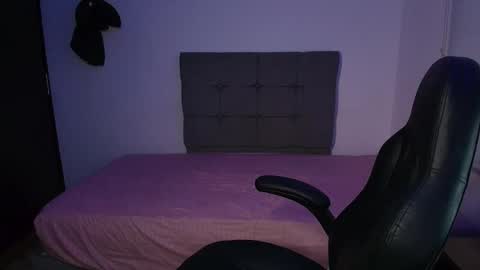 muscle isaac online show from 28, 5, 2026