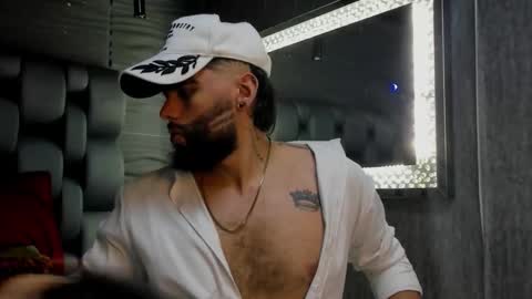 Snapshot of isaac_vercetis chatting on 1, 12, 2025 Isaac FVercettis online show from 1, 12, 2025