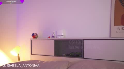 Snapshot of isabela_antonia_ chatting on 12, 10, 2025 online show from 12, 10, 2025