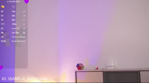 Snapshot of isabela_antonia_ chatting on 15, 10, 2025 online show from 15, 10, 2025