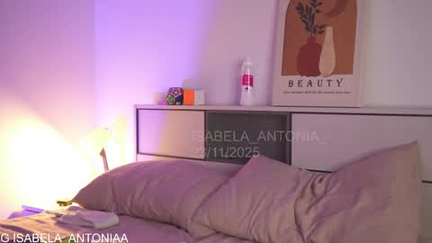 Snapshot of isabela_antonia_ chatting on 23, 11, 2025 online show from 23, 11, 2025