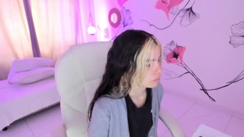 isabela_fiorelli online show from 15, 9, 2025