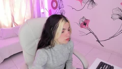 isabela_fiorelli online show from 5, 10, 2025