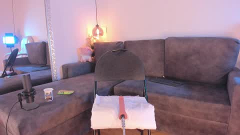 Isabela online show from 6, 3, 2025