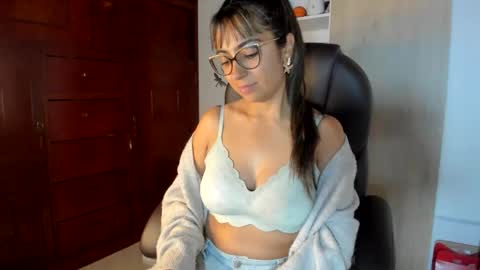 Isabella22 1 online show from 25, 2, 2026