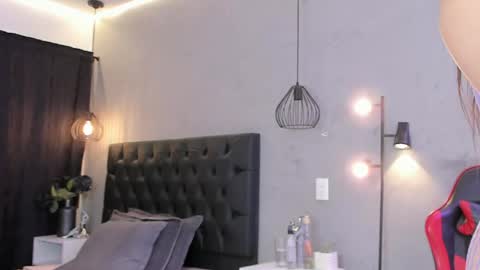 Isabella Nowa online show from 13, 4, 2026