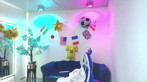 Isabella  online show from 16, 7, 2026