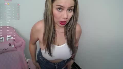 Snapshot of isabella_wish1 chatting on 23, 12, 2025 isabella_wish1 online show from 23, 12, 2025
