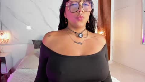Snapshot of isabella_zc chatting on 29, 4, 2026 isabella zc online show from 29, 4, 2026