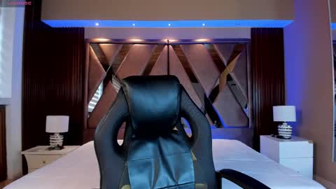 Isabella  Everyday From 0530 to 1430 Col Time online show from 17, 2, 2025