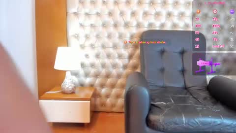 isabellaalux_ online show from 30, 6, 2026