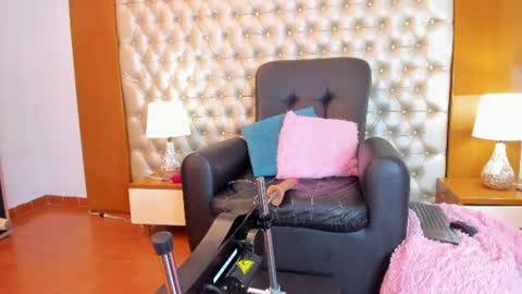 isabellaalux_ online show from 8, 7, 2026