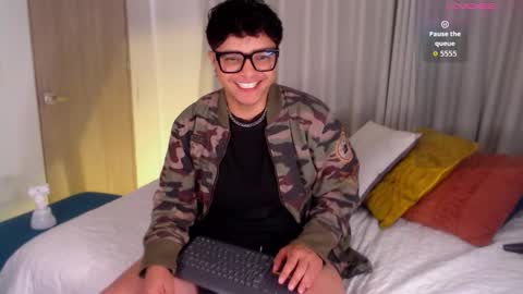 Isabella Mout  online show from 25, 2, 2026