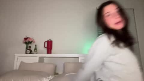 isabellekinsley online show from 18, 2, 2025