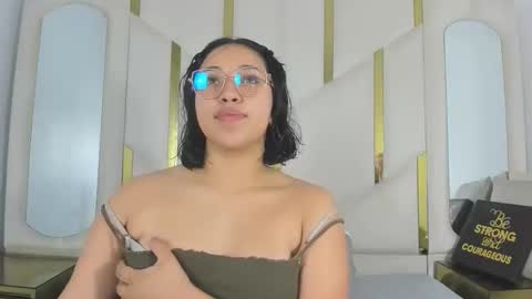 isabellrodriguez18 online show from 17, 11, 2025